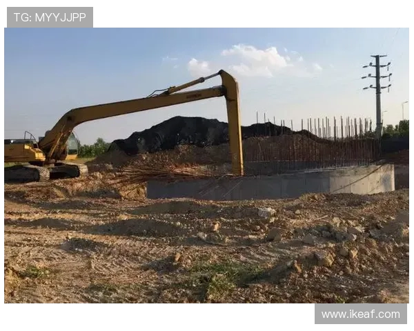 挖掘机沉井作业下沉控制